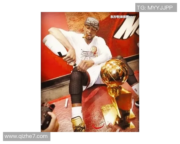 热火与骑士激战正酣球迷闹场引发赛场混乱局面 热火与骑士激战正酣球迷闹场引发赛场混乱局面